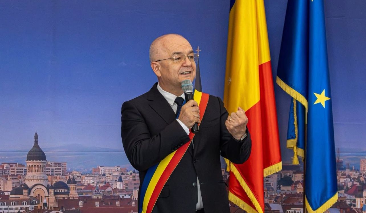 Emil Boc e recunoscut ca un iubitor al fotbalului | Foto: Emil Boc Facebook