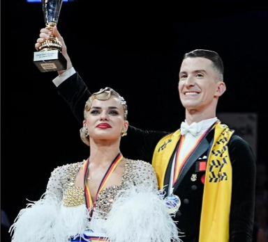 România scrie istorie la Stuttgart: Rareș Cojoc și Andreea Matei câștigă German Open Championships | Foto: Federația de Dans Sportiv- Facebook