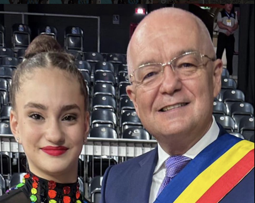 Emil Boc spune că gimnasta Amalia Lică are toate ingredientele unei mari campioane | Foto: Facebook, Emil Boc