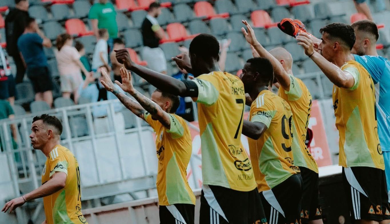 Drammeh (cu numărul 7) încă nu a marcat pentru „U” Cluj | Foto: FC Universitatea Cluj Facebook