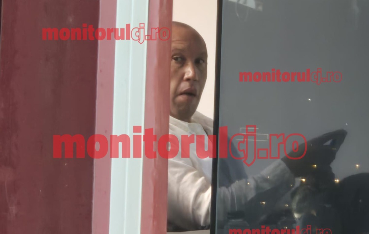 Mikael Silvestre, la prima apariție pe stadionul din Gruia | Foto: monitorulcj.ro