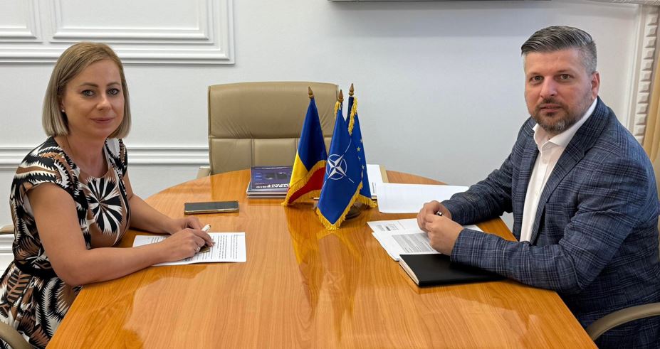 Prefectul Maria Forna și secretarul de stat Sorin Moldovan, discuții la sediul MApn despre investițiile în infrastructura de apărare și securitate|Foto: Instituția Prefectului Județul Cluj - Facebook