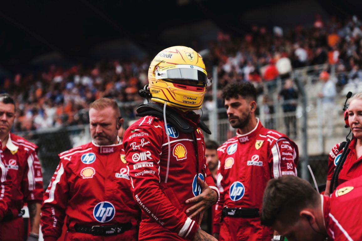Lewis Hamilton a semnat în acest an cu Ferrari | Foto: Lewis Hamilton Facebook