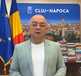 Emil Boc: „Asigurăm transport gratuit pentru elevii din școlile aflate în proces de reabilitare”|Foto: Emil Boc - Facebook