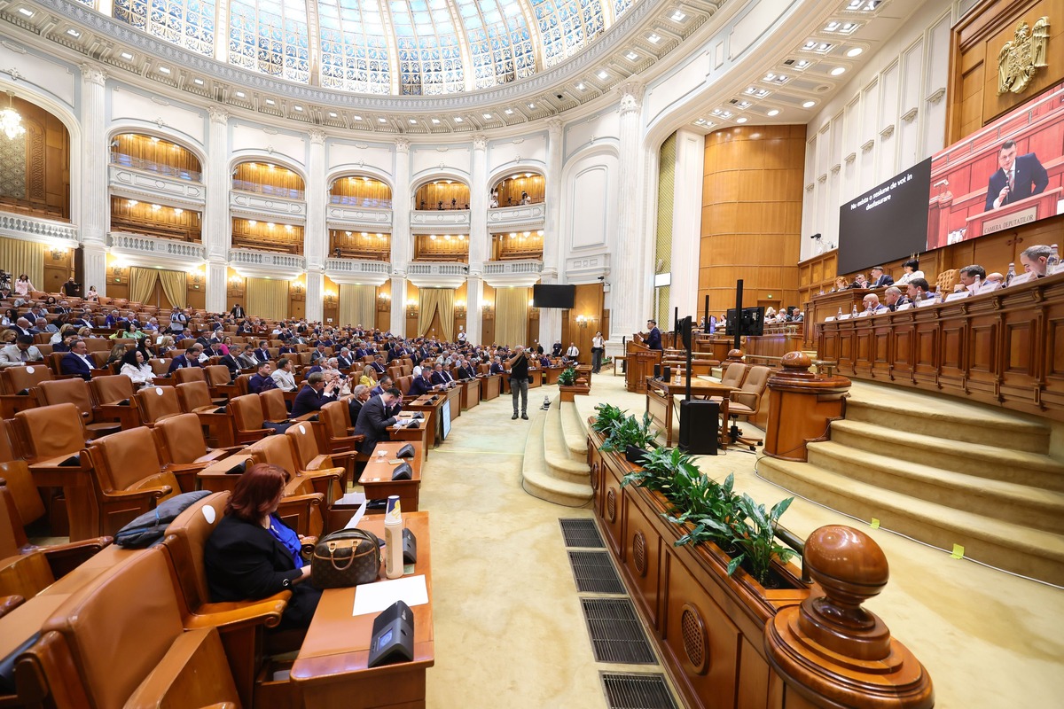 Toate cele patru moțiuni de cenzură depuse de partidele de opoziție au fost repsinse la votul de duminică, 7 septembrie 2025 | Foto: SILVIU MATEI / AGERPRES