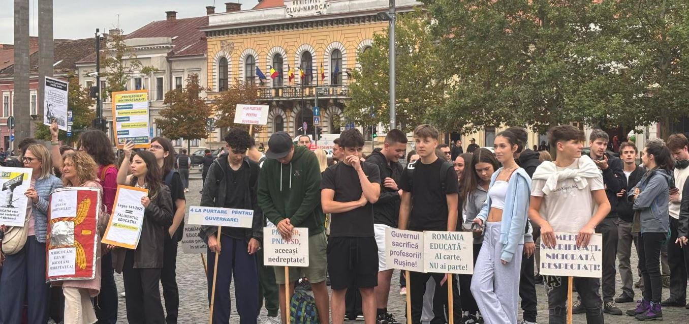 Protest anemic al elevilor și studenților din Cluj împotriva austerității din Educație|Foto: monitorulcj.ro