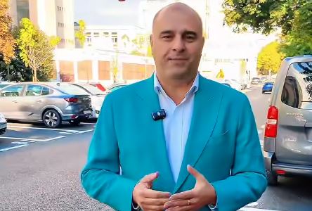 Spațiu modern și sigur pentru clujenii de pe strada Bucegi în urma demolării garajelor și reamenajării zonei. Viceprimarul Dan Tarcea: „Fiecare spațiu recuperat devine util pentru comunitate”.|Foto: Dan Tarcea - Facebook