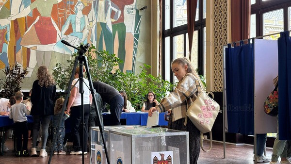Alegeri Republica Moldova. Peste un milion de cetățeni s-au prezentat la urne până la ora 15. | Foto:  Mădălina IVAN- monitorulcj.ro