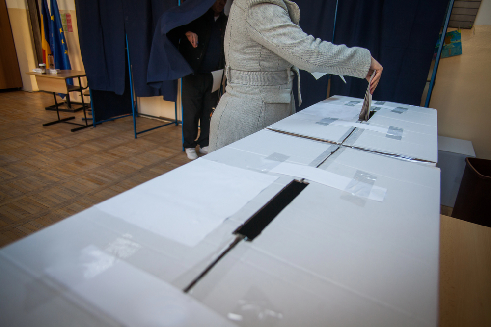Mai mulți cetățeni moldoveni din Moscova au călătorit cu un autocar spre Belarus pentru a vota la alegerile parlamentare | Foto: Depositphotos.com