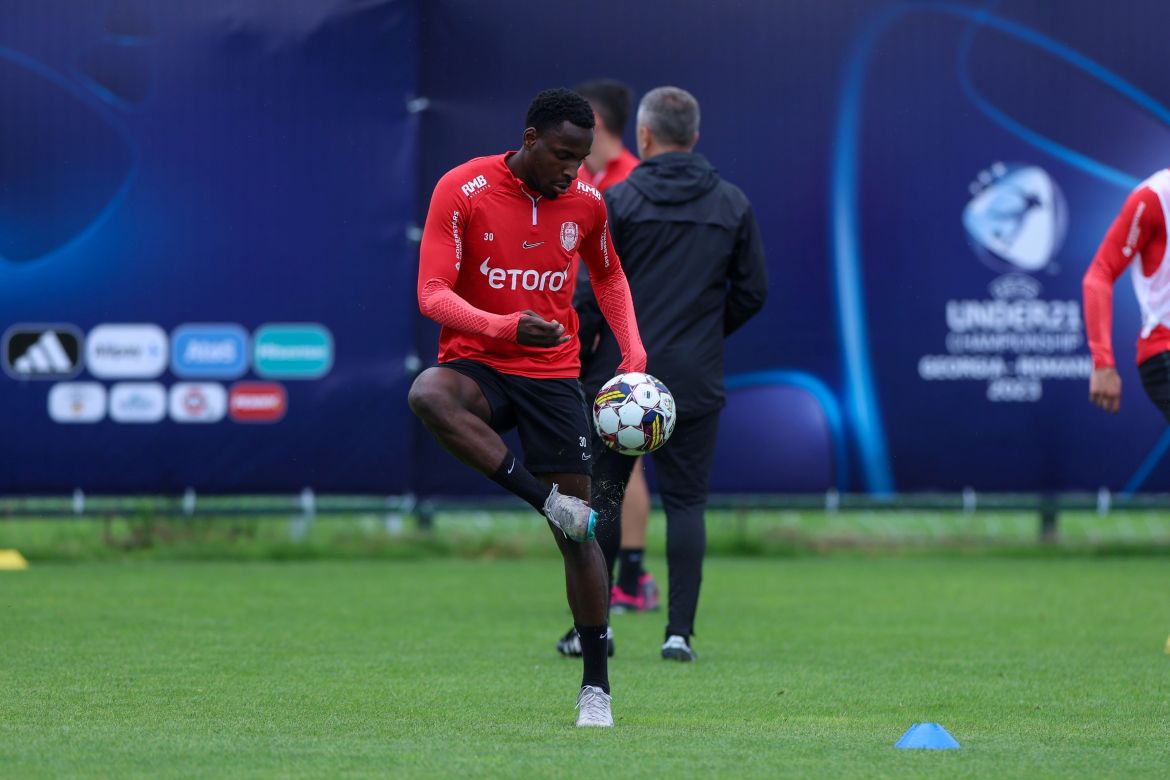 Philip Otele a fost transferat gratis de la UTA Arad | Foto: CFR 1907 Cluj Facebook