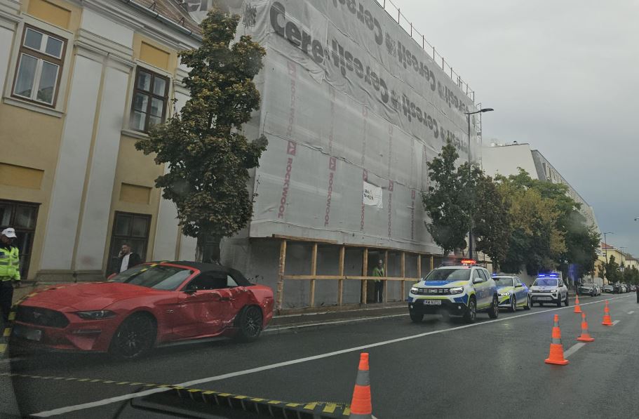 Copilul de 12 ani spulberat de o mașină pe trotuar în centrul Clujului, operat de urgență. Prognosticul medicilor este rezervat.|Foto: monitorulcj.ro