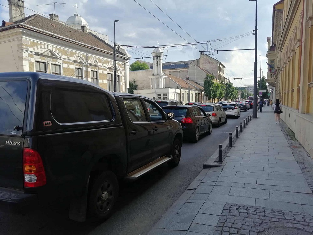 Traficul pe Calea Moților este infernal zilnic, de dimineață și până seara |Foto: monitorulcj.ro