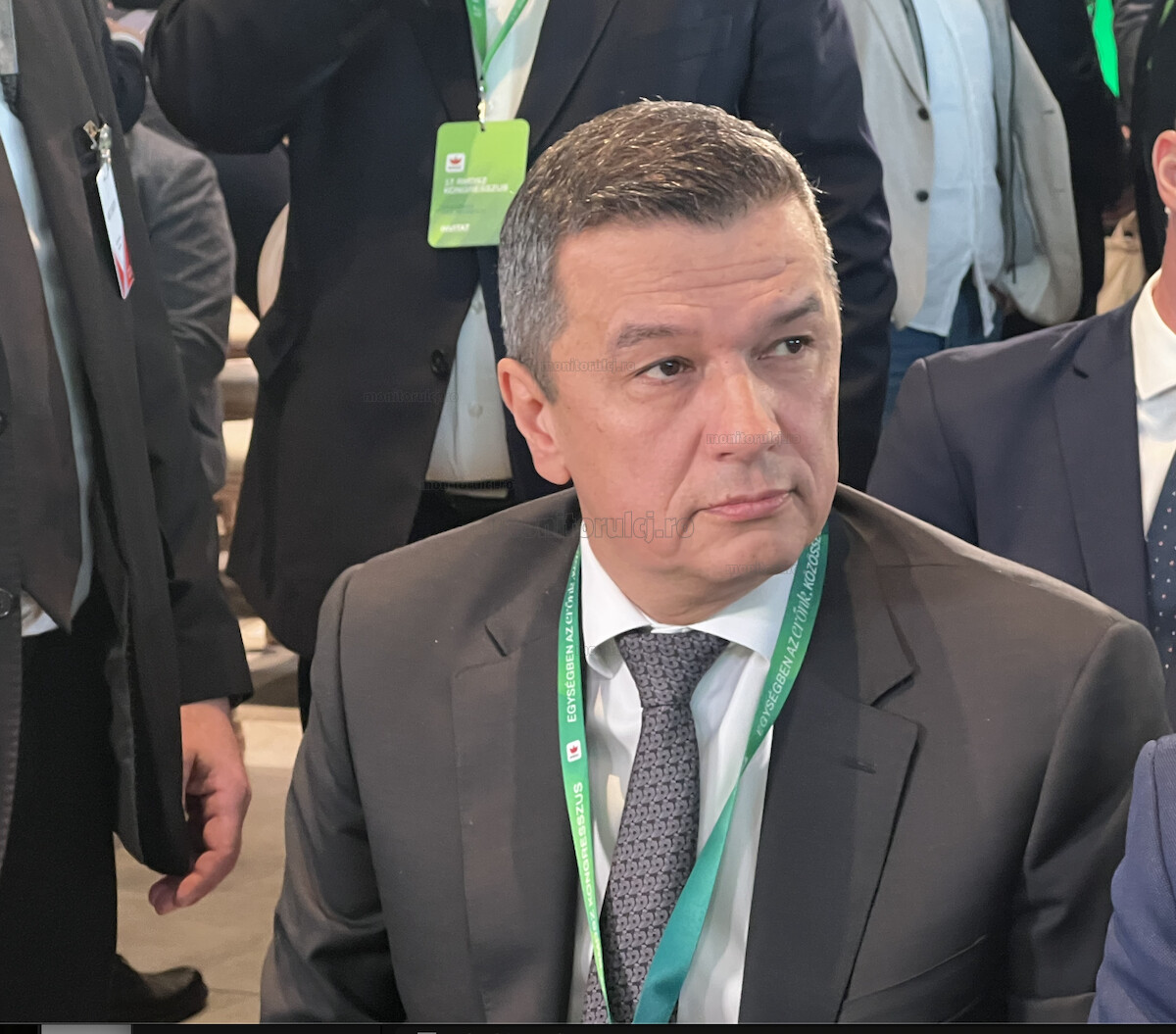 Președintele interimar al PSD, Sorin Grindeanu, a ieșit din sală la congresul UDMR de la Cluj în momentul intonării imnului secuiesc | Foto: Sergiu Tămaș, monitorulcj.ro