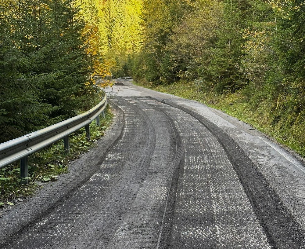 Consiliul Județean derulează lucrări de întreținere pe tronsonul situat în spectaculosul defileu Răcătău – Măguri Răcătău| Foto Consiliul Județean Cluj