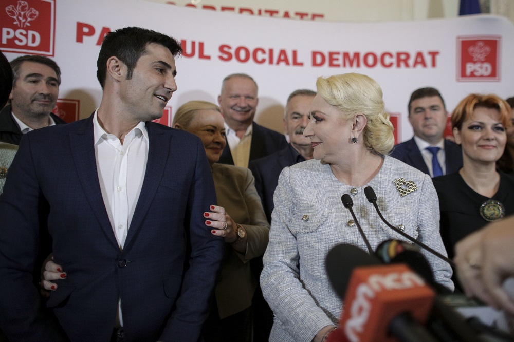 Claudiu Manda și Viorica Dăncilă la finalul sedintei comitetului executiv național al PSD, în București, 12 noiembrie 2019 | Inquam Photos / Octav Ganea