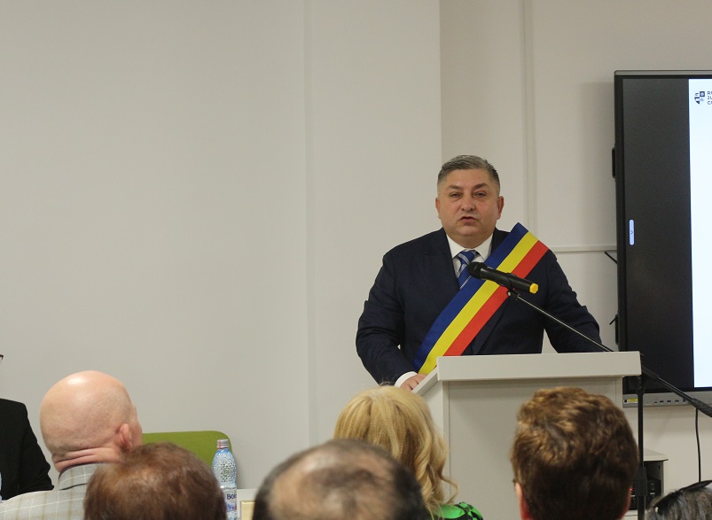 Alin Tișe ține un discurs cu ocazia inaugurării, în 2024, a Centrului Școlar pentru Educație Incluzivă| Foto: monitorulcj.ro