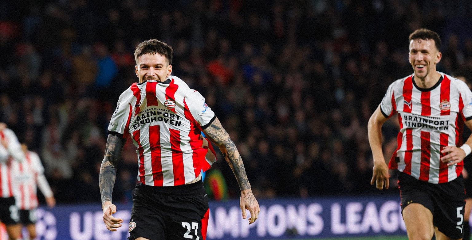 Dennis Man a marcat două goluri împotriva lui Napoli | Foto: PSV Facebook