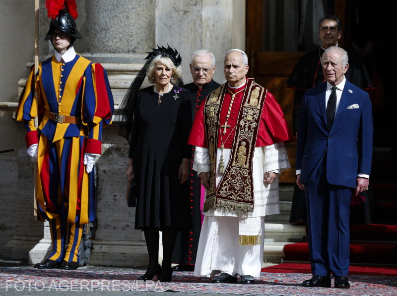 Papa Leon al XIV-lea s-a rugat cu Regele Charles al III-lea la Vatican | Foto: AGERPRES FOTO - EPA/ANGELO CARCONI