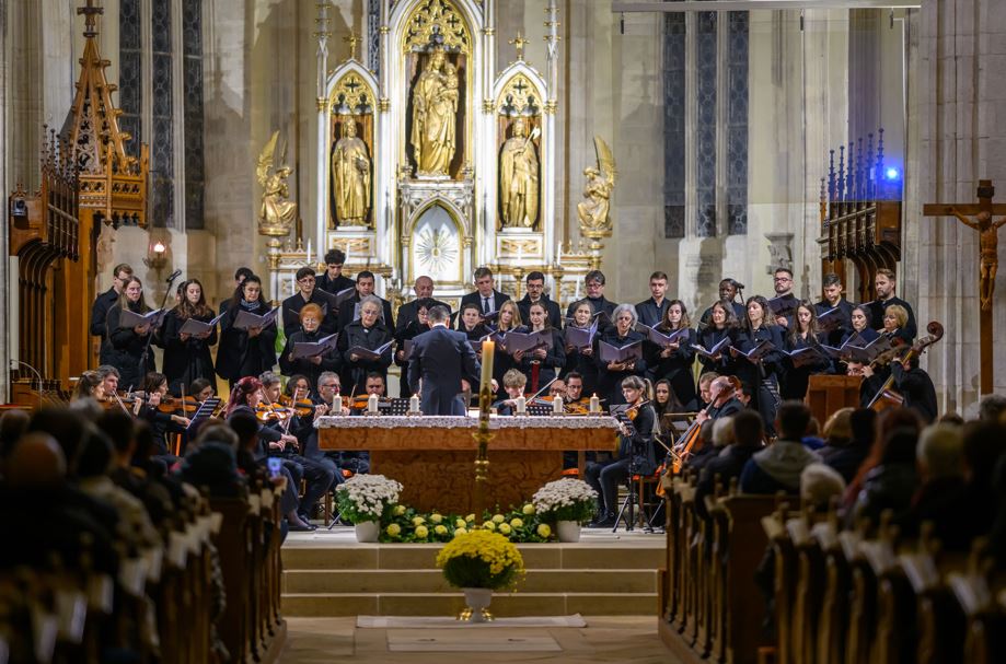 Recviem pentru cei dragi: Concert de Luminație și moment special de reculegere la Catedrala Sf. Mihail din Cluj|Foto: Asociatia Muzica Sacra Cluj