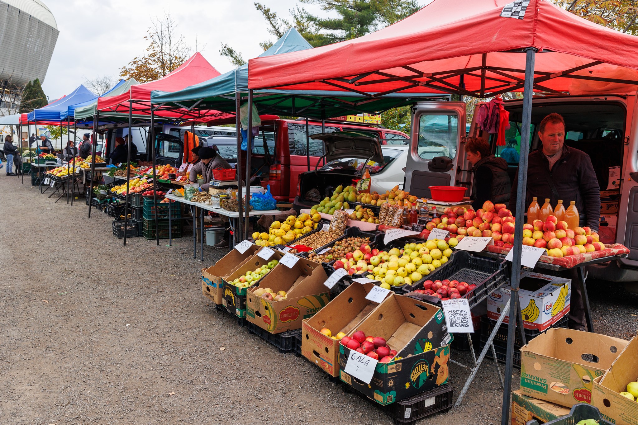 Program de iarnă la piețele volante din Cluj-Napoca | Foto: Facebook, Emil Boc / Fotografie ilustrativă