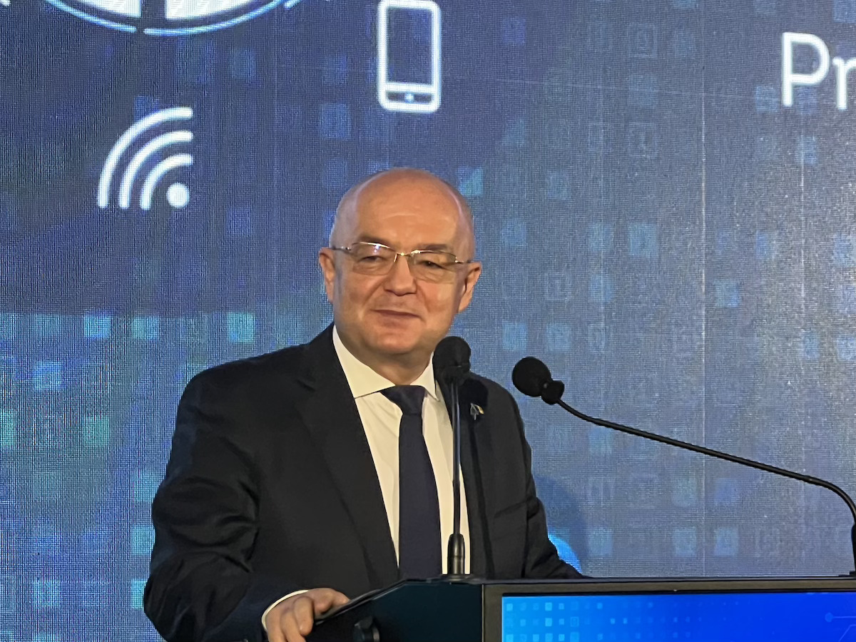 Primarul Emil Boc, la cea de-a treia ediție a Forumului de Securitate Cibernetică în Energie | Foto: Sergiu Tămaș, monitorulcj.ro