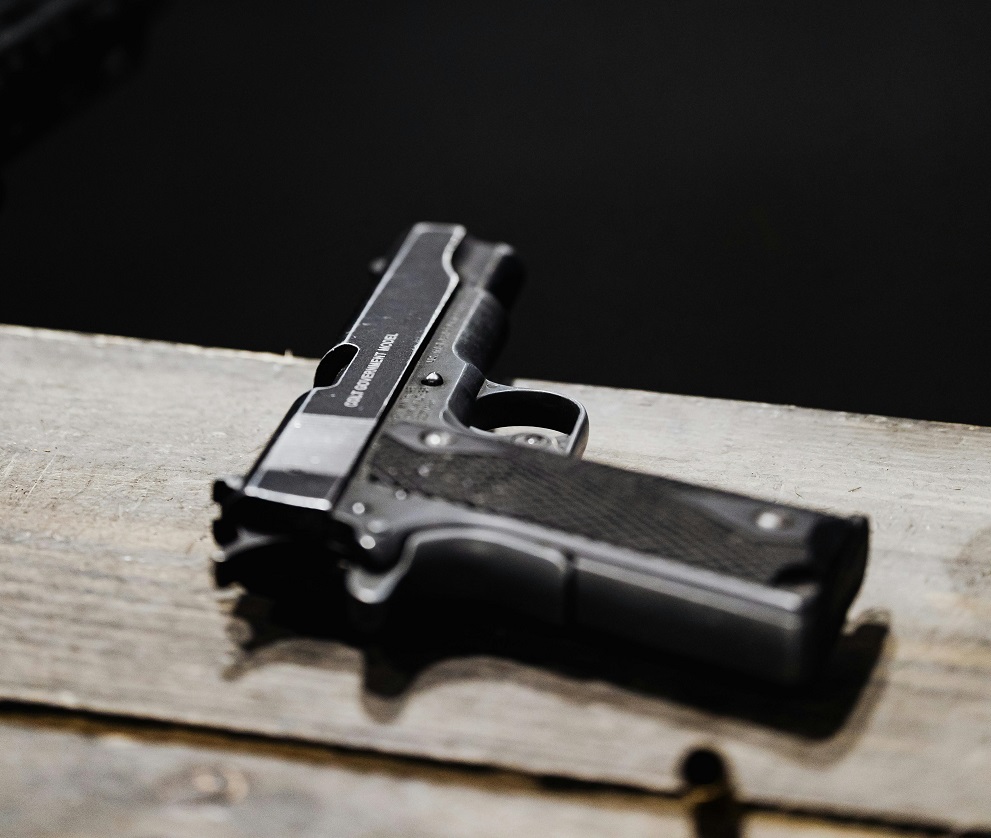 Incident grav la un liceu din Cluj-Napoca. Un elev de 14 ani a venit cu o armă la școală, rănindu-și una dintre colege |Foto: Pexels