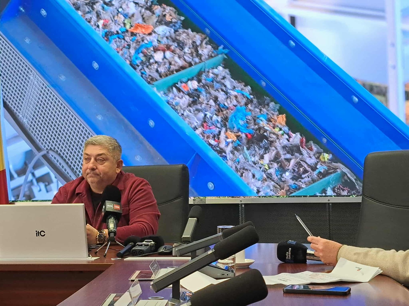 Alin Tișe, președintele Consiliului Județean Cluj propune o veritabilă revoluție verde, prin replicarea la nivel național a soluției prin care deșeurile sunt transformate în energie electrică și, în final, în bani| Foto: monitorulcj.ro