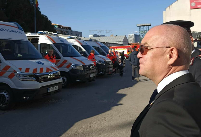 Nouă ambulanțe cu dotări moderne, la Cluj. Emil Boc: „Salvează vieți și ne oferă șansa la o viață mai lungă”|Foto: monitorulcj.ro