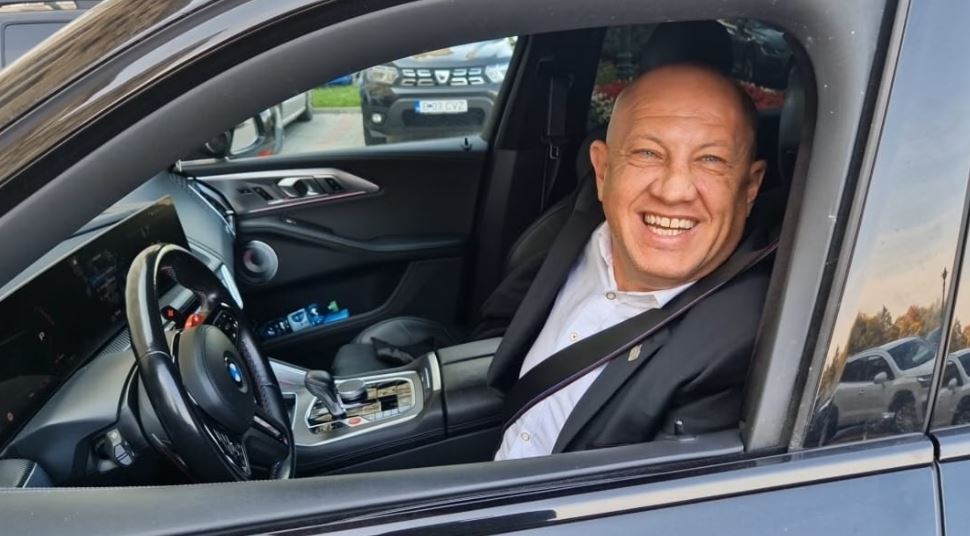 Răzvan Ciortea, deputat PSD de Cluj, surprins la volanul unei mașini de 100.000 de euro, nedeclarate|Foto: Cristian Andrei - Snoop.ro