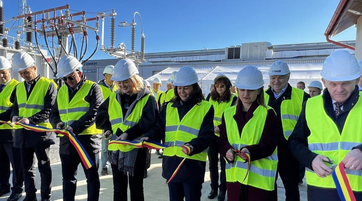 Premieră la Sibiu: prima stație electrică de transformare realizată de DEER din fondurile de modernizare pentru neutralitate climatică! Mihaela Suciu: „Contribuie la creșterea calității serviciului de distribuție și la dezvoltarea socio-economică a zonei”|Foto: Daniela Cîmpean - Facebook