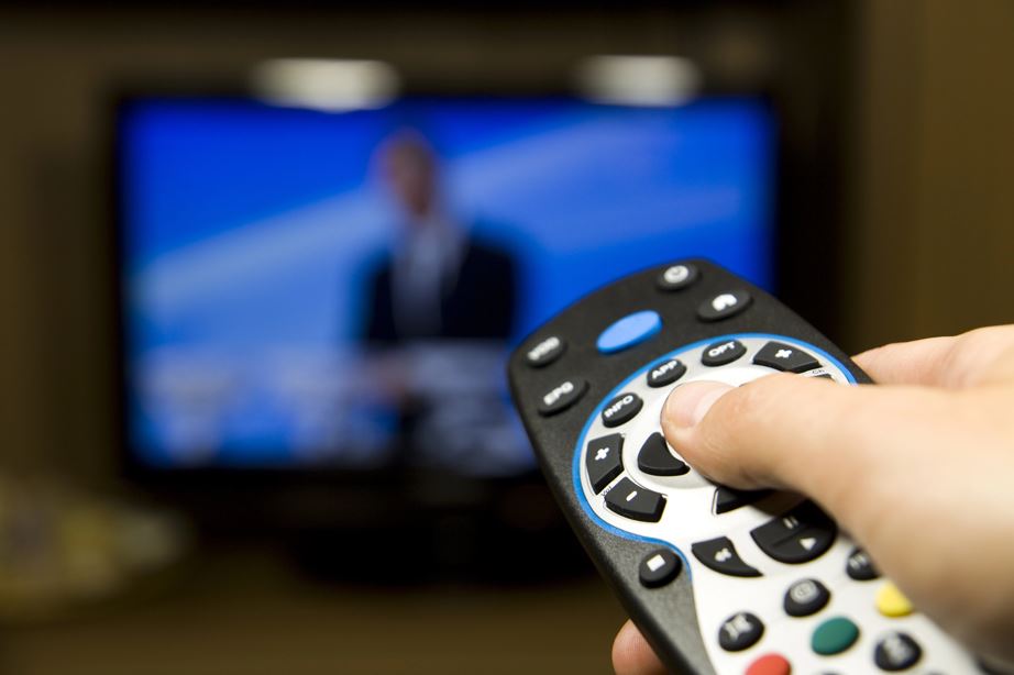 Amendă uriașă pentru Realitatea TV, pentru publicitate electorală în favoarea Ancăi Alexandrescu. Valentin Jucan (CNA): „Este fără precedent în audiovizualul din România”.| Foto: Depositphotos.com