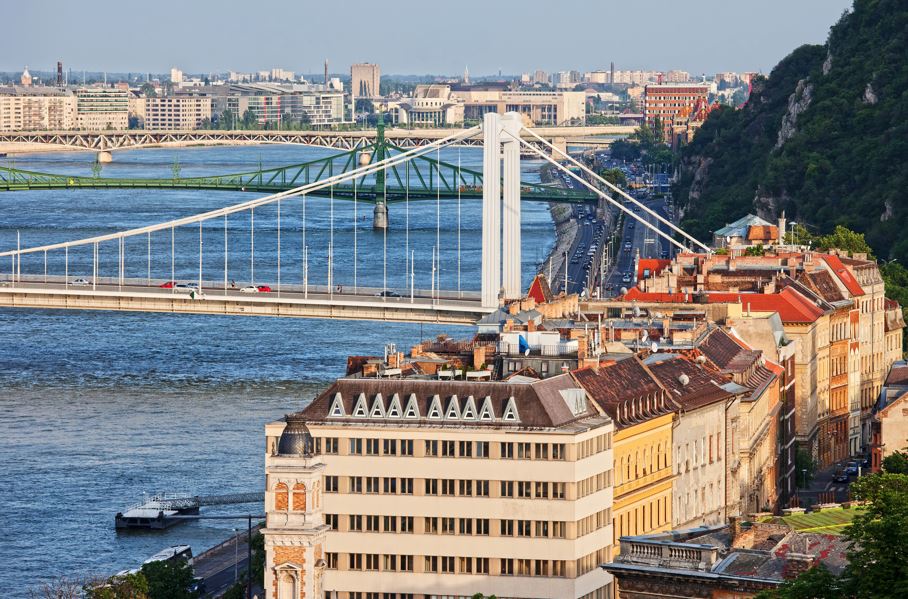 Românii, actori cheie pe piața imobiliară din Ungaria: peste 670 de tranzacții în statul vecin|Foto: Depositphotos.com