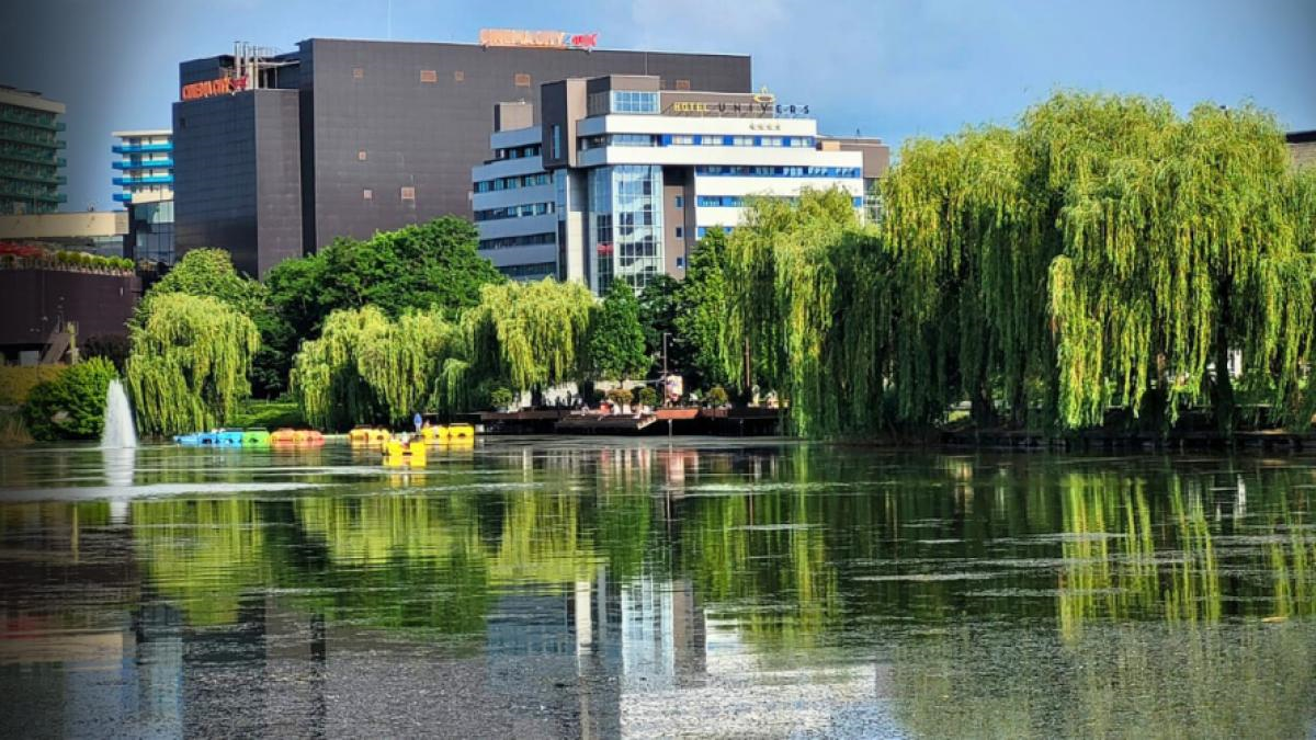 Hotelul și-a consolidat statutul de destinație preferată pentru turiști, antreprenori și organizatori de evenimente din România și din străinătate. Foto: universt.ro