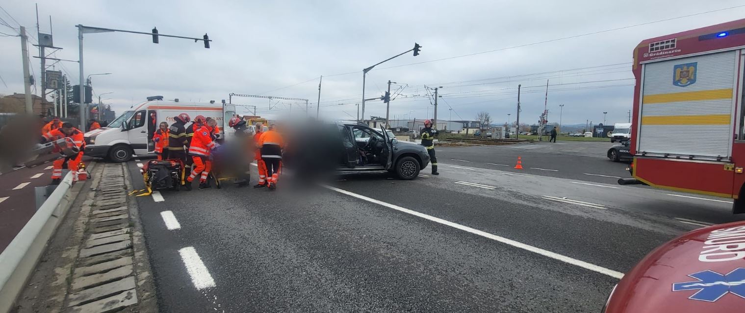 Accident rutier grav în Jucu de Mijloc: două femei au ajuns la spital, iar traficul a fost blocat temporar|Foto: ISU Cluj