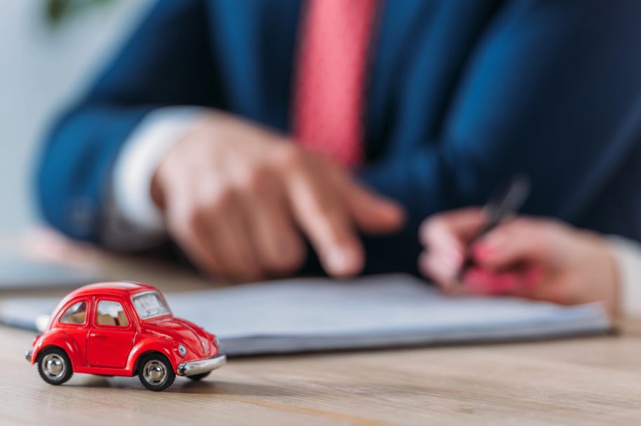 Percheziții în dosarul falimentării Euroins: acuzații de delapidare și spălare de bani|Foto: Depositphotos.com