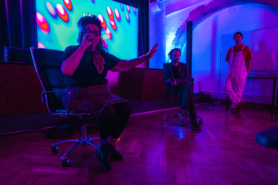 Amy Lamé, primul țar de noapte al Londrei, Freek Wallagh, primarul de noapte din Amsterdam și Andi Daiszler, fondatorul Asociației Daisler și al festivalului Lights On România au fost prezenți în cadrul Culture of Nightlife Conference 2025 | Foto: Ciobanu Roxana, monitorulcj.ro