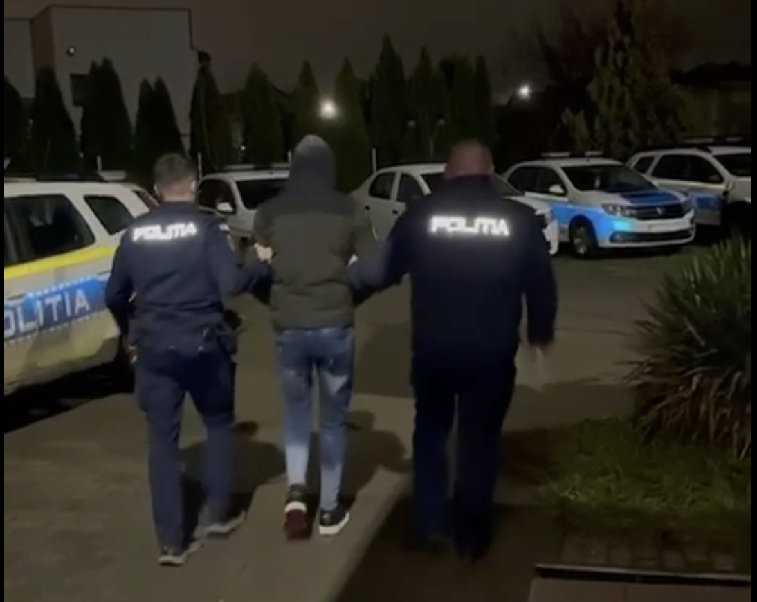 Bărbat arestat după ce a furat din două biserici într-u sat din Cluj | Captură video IPJ Cluj