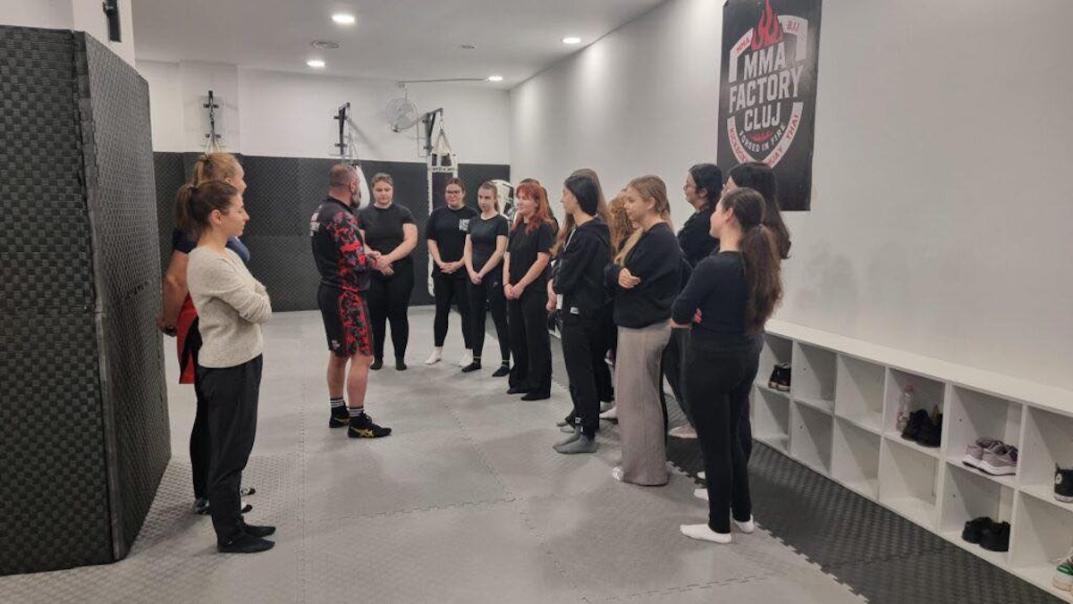 Clujencele sunt așteptate să participe gratuit la ateliere de autoapărare | Facebook - Instituția Prefectului - Județul Cluj