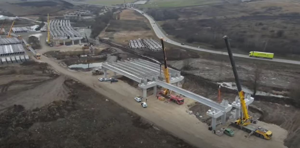 Lucrări în teren la viaductul de la Topa Mică (A3). CNAIR: „Circulație continuă între Poarta Sălajului și Târgu Mureș, în 2026”|Foto: Cristian Pistol - Facebook