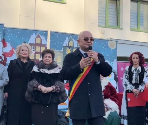 Condiții moderne de studiu pentru 200 de copii de la creșa și grădiniță. Emil Boc: „A fost un efort consistent”|Foto: Emil Boc - Facebook