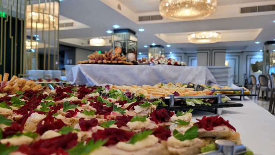 Aperitive festive Hotel Univers