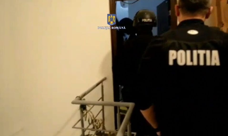 Tânăra cercetată pentru înșelăciune în dosarul contractelor false de consultanță pentru fonduri europene, plasată în arest|Foto: Arhivă IPJ Cluj