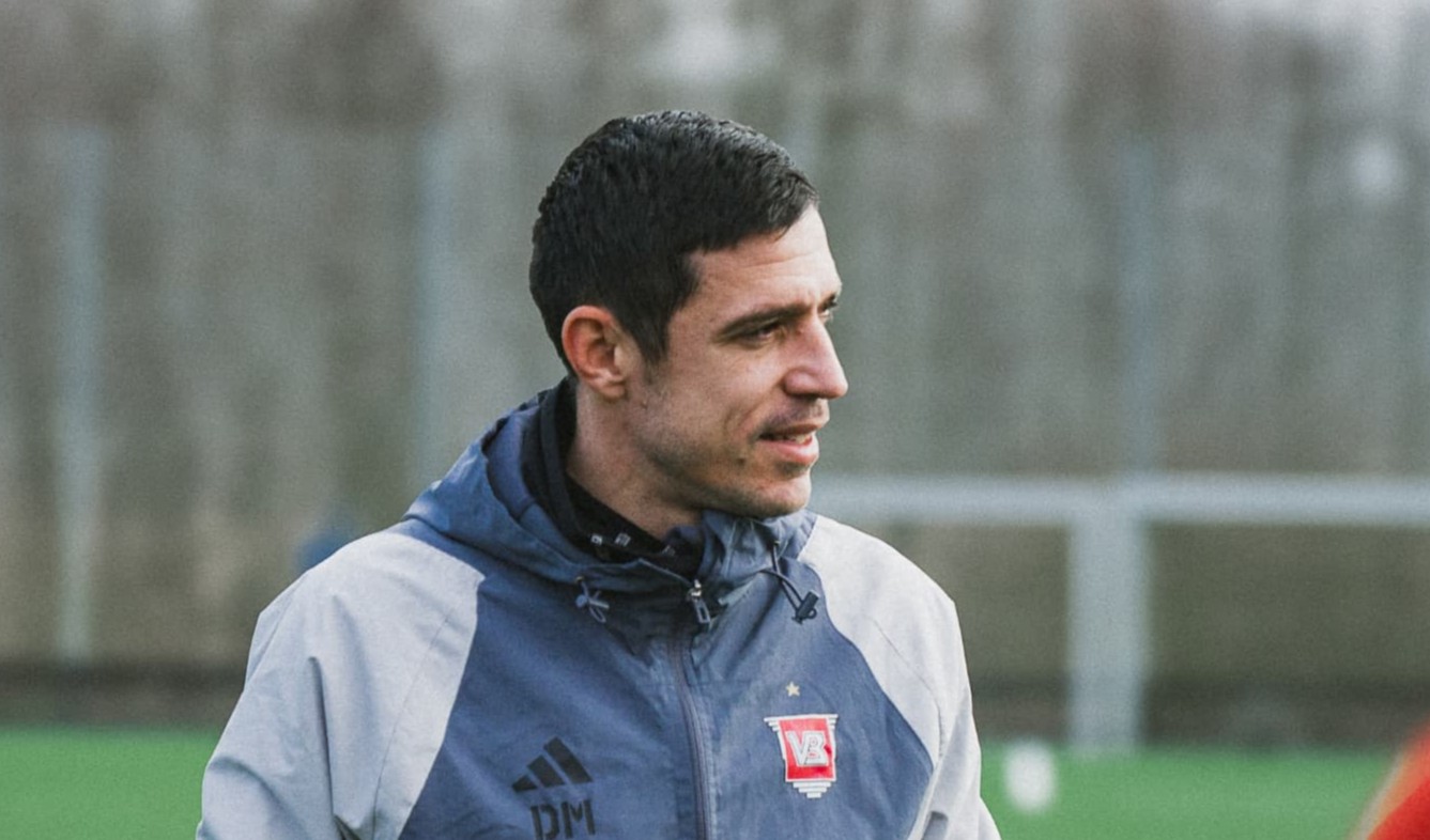 Dragoș Militaru, aflat la antrenamentele celor de la Vejle | Foto: Dragoș Militaru Facebook