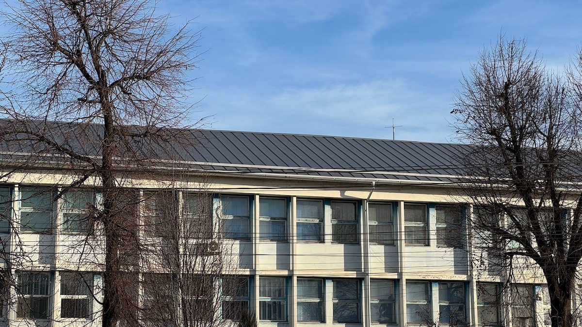 Acoperișul foste Policlinici din Huedin a fosc schimbat cu 200.000 de lei | Foto: Consiliul Județean Cluj