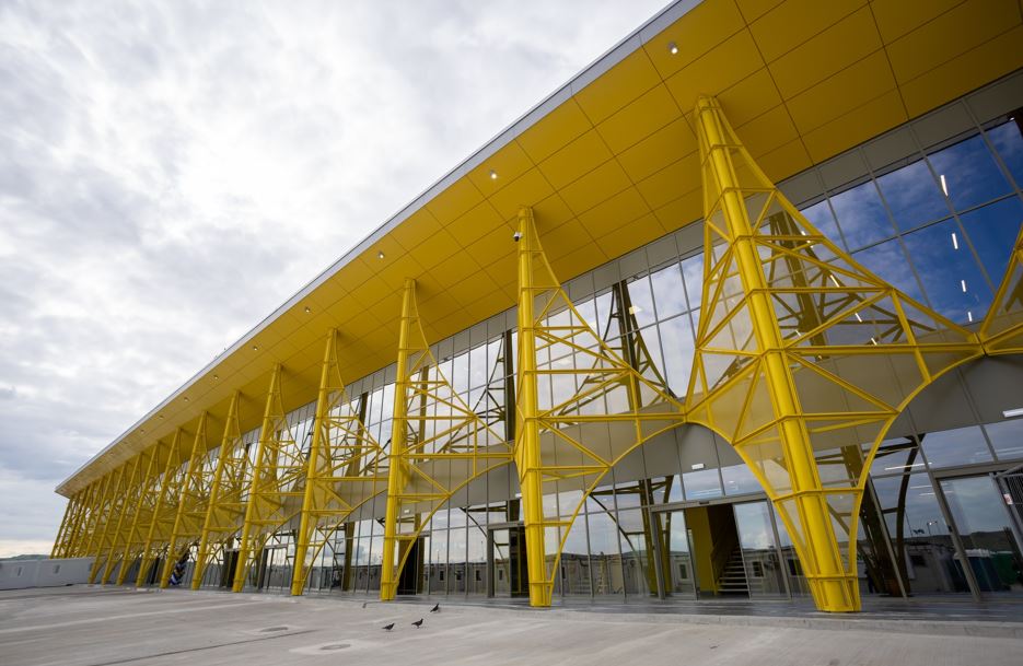 Aterizările au fost puțin mai dificile la Aeroportul Internațional Cluj, din cauza vântului puternic|Foto: Aeroportul Internațional Avram Iancu Cluj