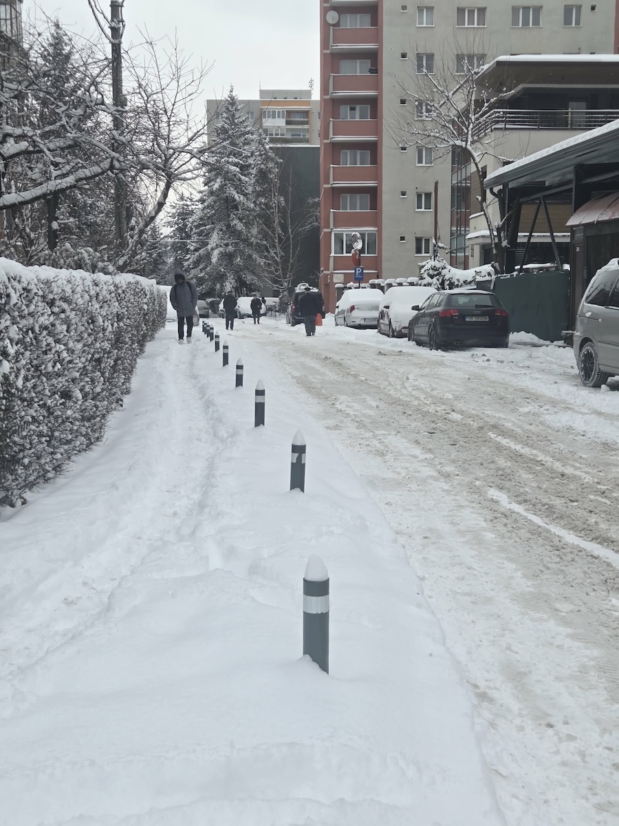 Autoritățile locale au anunțat că nu există vreun drum închis în județul Cluj și că s-a intervenit cu peste 1.000 de tone de material antiderapant | Foto: monitorulcj.ro / Fotografie ilustrativă