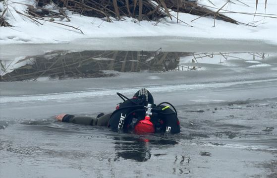 Tânărul care a salvat unul dintre copiii căzuți în Someș, premiat pentru gestul curajos|Foto: ISU Cluj
