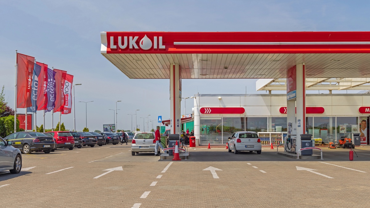 Grupul petrolier Lukoil a anunțat vânzarea activelor din străinătate | Foto: DepositPhotos.com / Fotografie ilustrativă