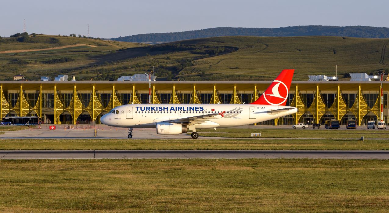 Frecvențe duble pentru zborurile directe Cluj – Istanbul de pe Aeroportul Internațional Cluj. David Ciceo: „Facilitate sporită pentru pasageri și multiple posibilități de conexiune spre toate continentele”.|Foto: Antal Csaba - airportcluj.ro