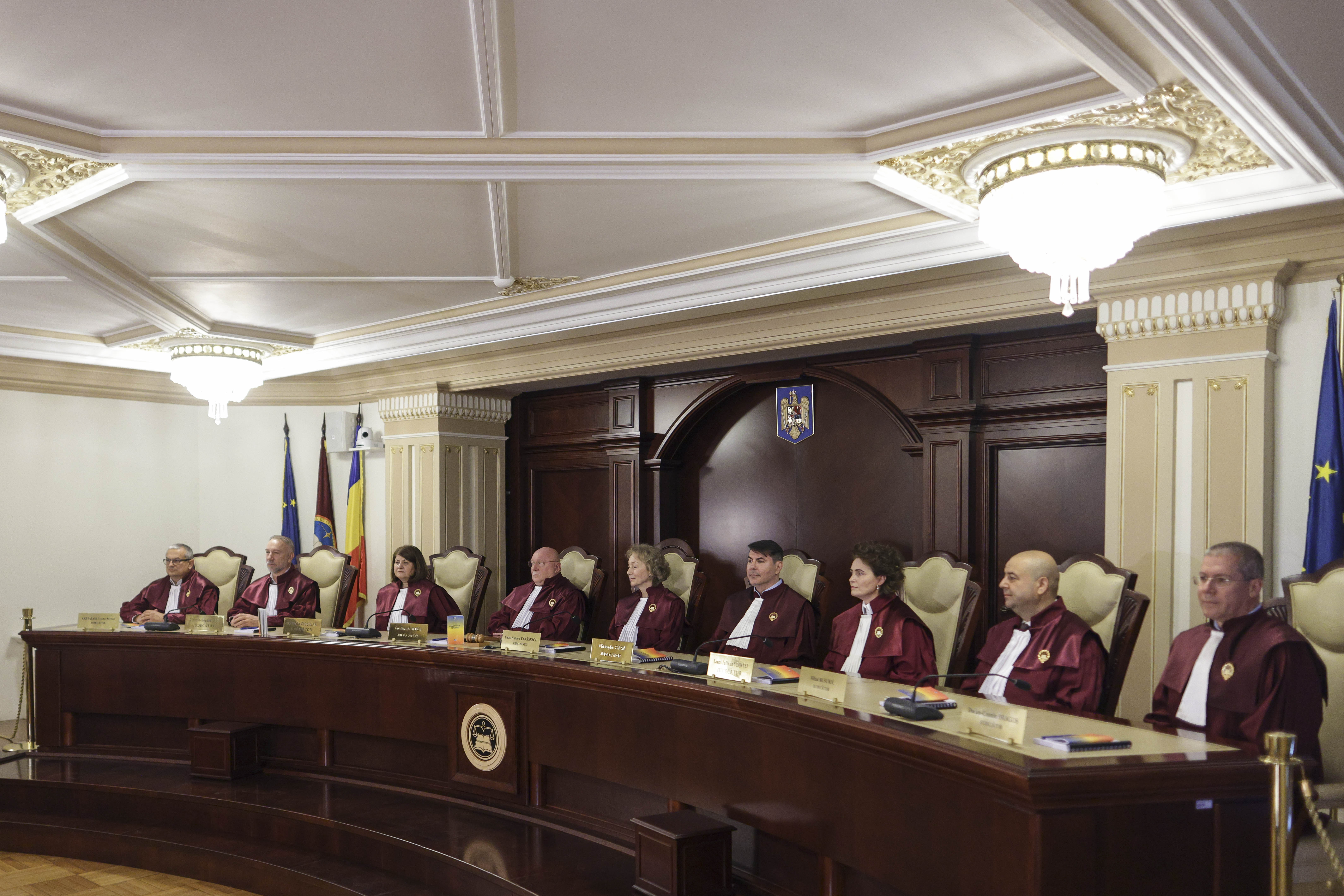 Proiectul de lege care modifică legea CCR, depus în Parlamentul României | Foto: Inquam Photos / Octav Ganea